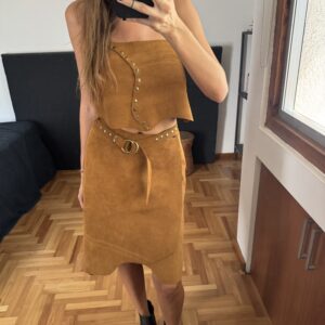 Top faja remaches gamuzado