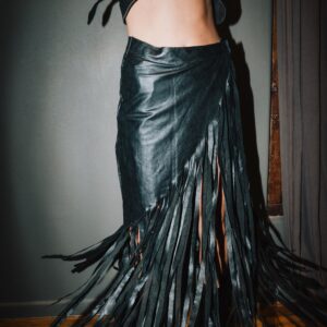 Pollera negra larga flecos